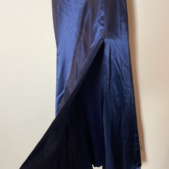 Navy blue satin size 8 prom/ bridesmaids/ formal dress - Picture 7 of 11